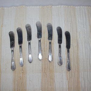 VTG 1847 ROGERS BROS.1924 SILVERPLATE BUTTER SPREADER KNIVES SET 7 "ANCESTRAL "